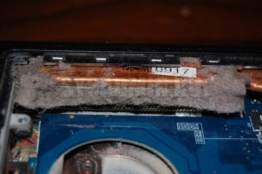 радиатор ноутбука в пыли